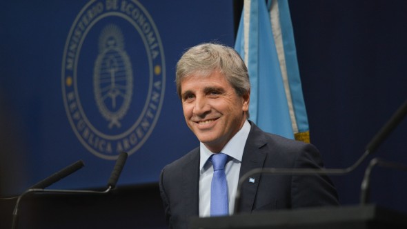 Pese a la escalada del dólar, Luis Caputo ratificó el esquema de bandas: "No habrá modificaciones"